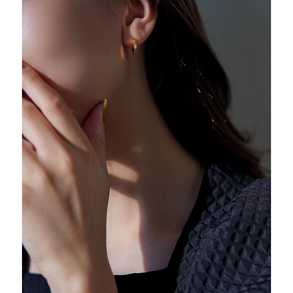《TypeC》ダイヤモンドカット フープ 中折れ式ピアス 2mm×13mm