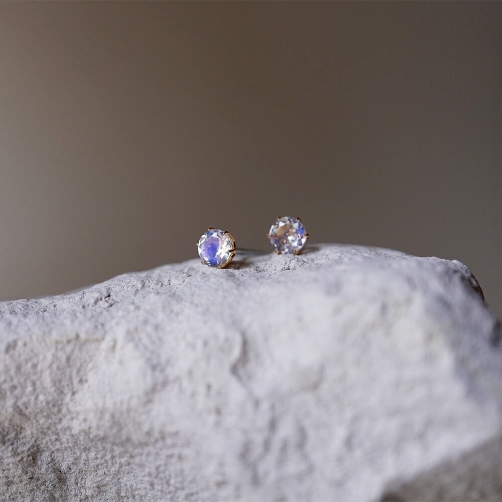 天然石 一粒 スタッドピアス ［4mm］