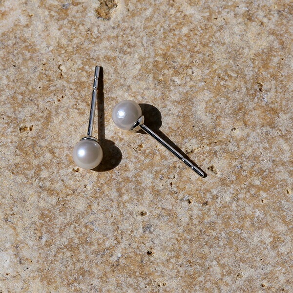 あこや真珠 スタッドピアス ［4mm］