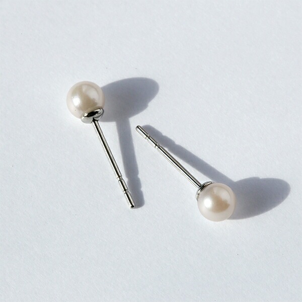 あこや真珠 スタッドピアス ［4mm］