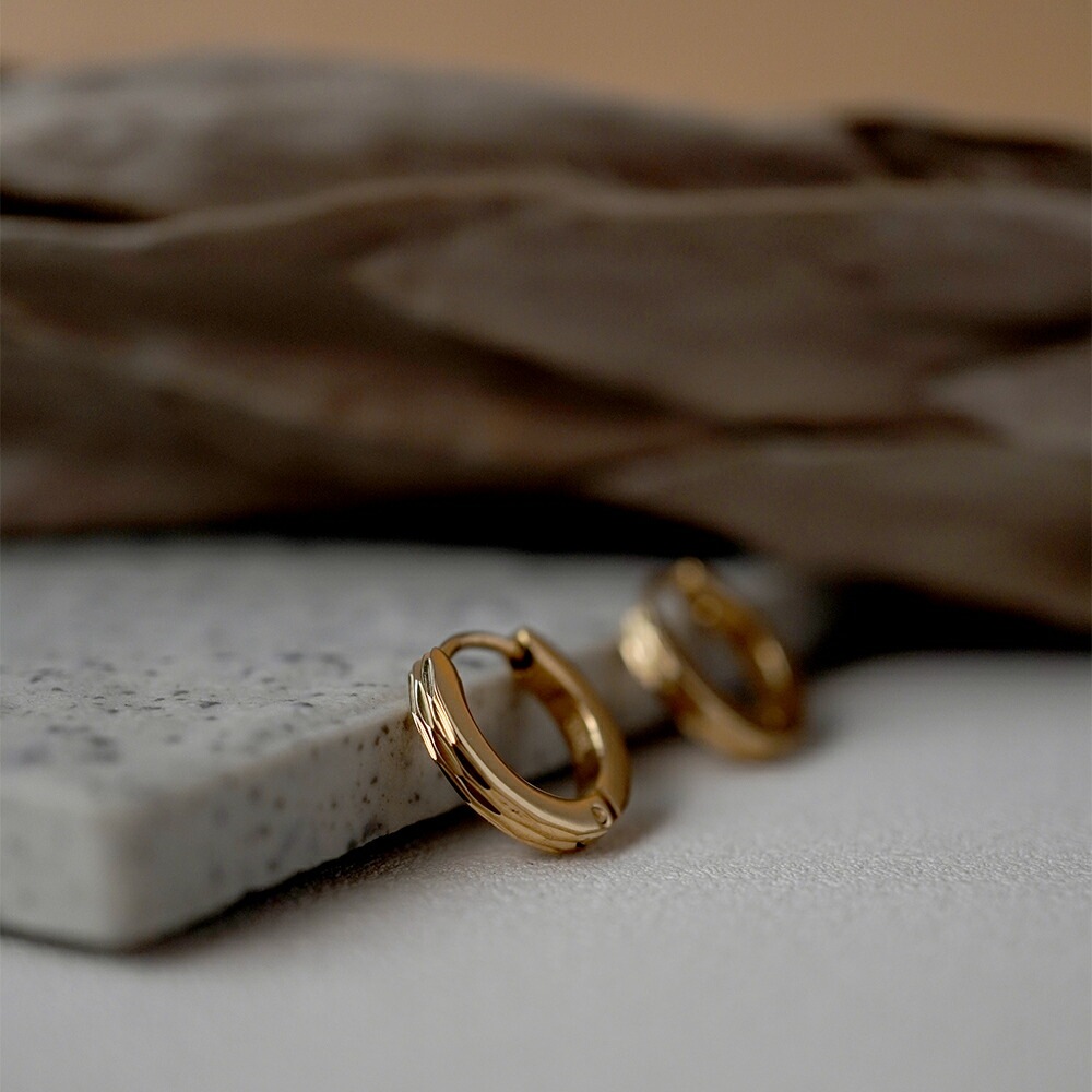 《TypeB》ダイヤモンドカット フープ 中折れ式ピアス 2mm×13mm