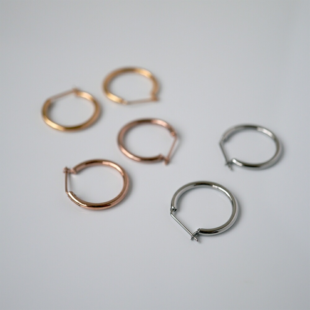 【片耳販売】パイプクロッシングフープピアス 2mm×20mm