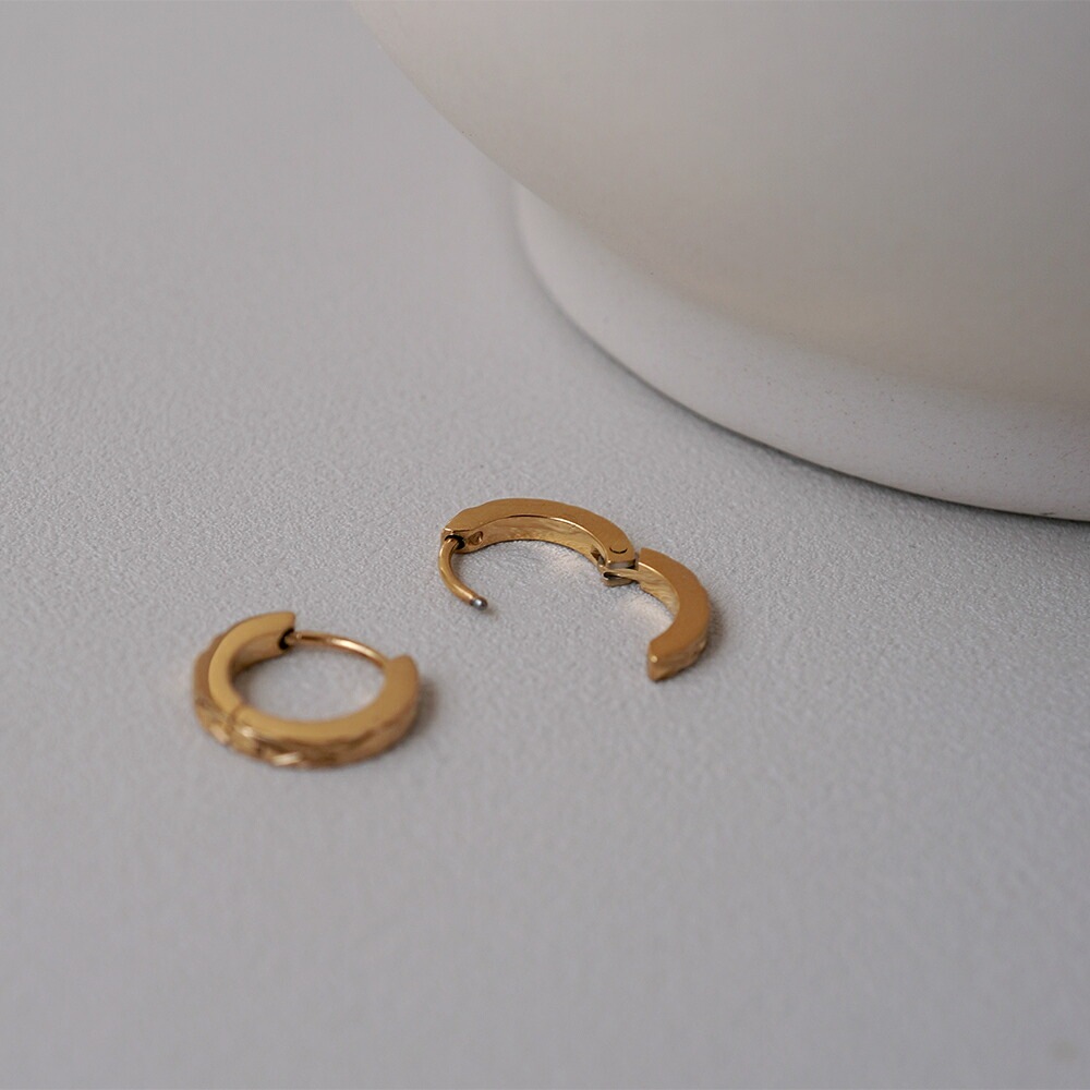 【片耳販売】《TypeD》ダイヤモンドカット フープ 中折れ式ピアス 2mm×13mm