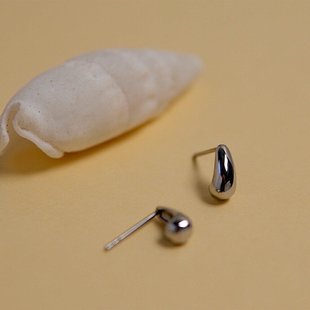 【片耳販売】《Small》ドロップ スタッドピアス