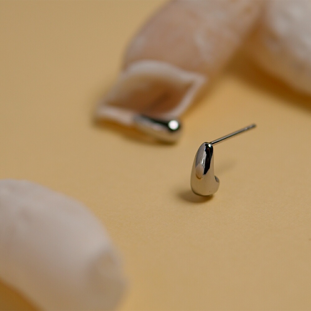 【片耳販売】《Small》ドロップ スタッドピアス