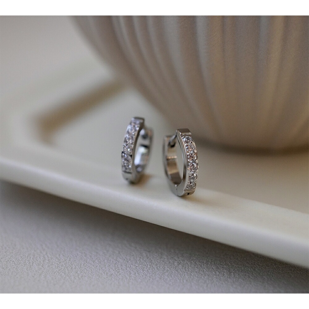 《Small》ハーフエタニティピアス 2mm×13mm