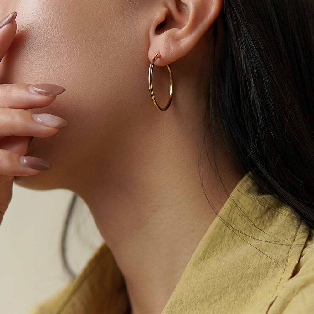 【片耳販売】パイプクロッシングフープピアス 2mm×30mm