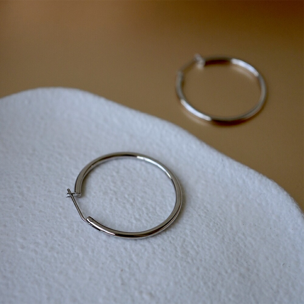【片耳販売】パイプクロッシングフープピアス 2mm×30mm