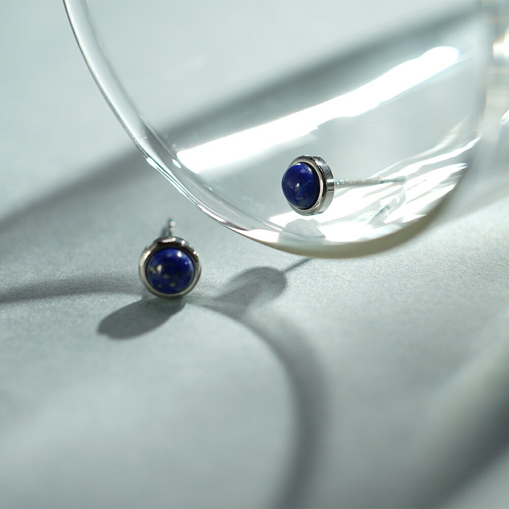 ラピスラズリ カボションカット  覆輪風 スタッドピアス ［4mm］