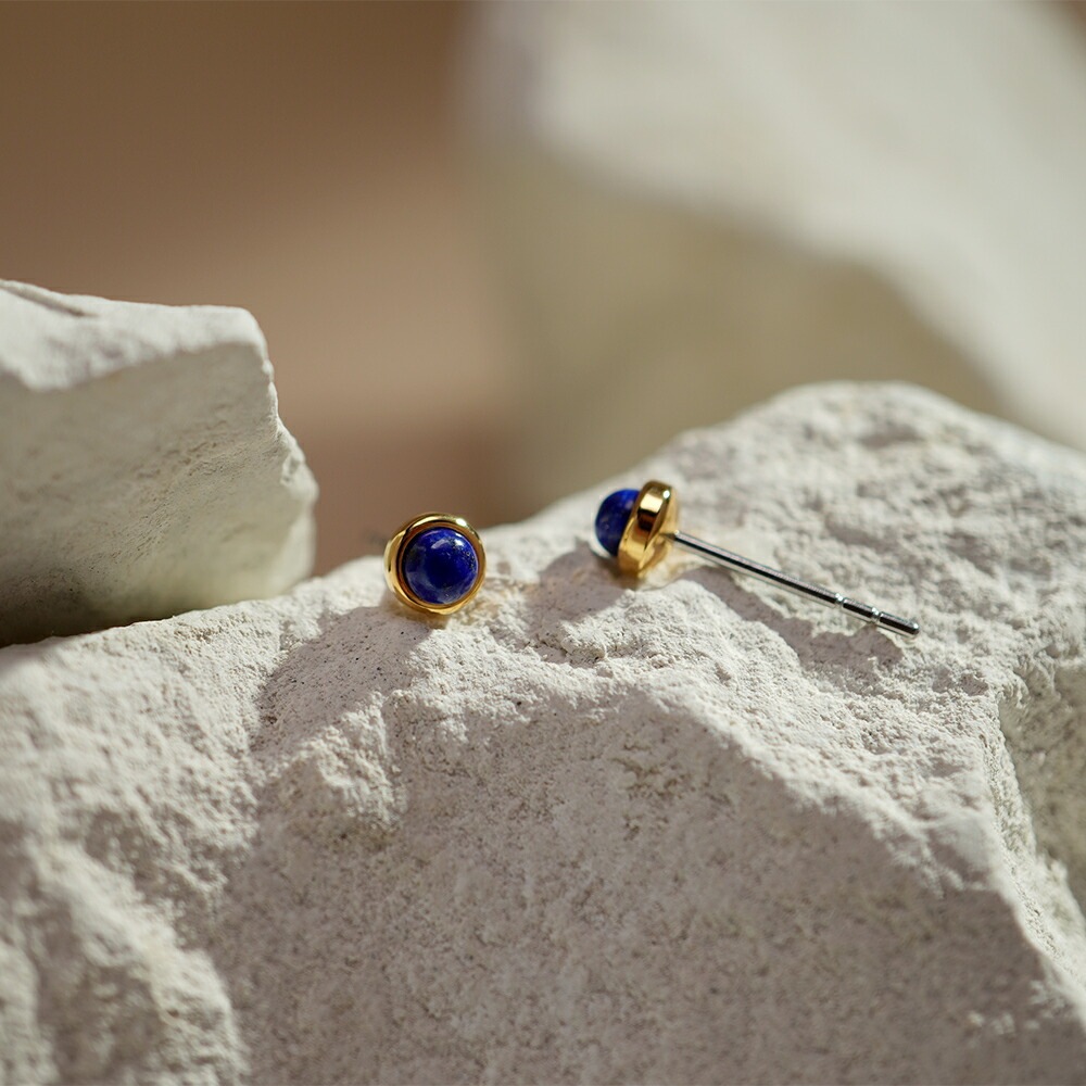 ラピスラズリ カボションカット  覆輪風 スタッドピアス ［3mm］