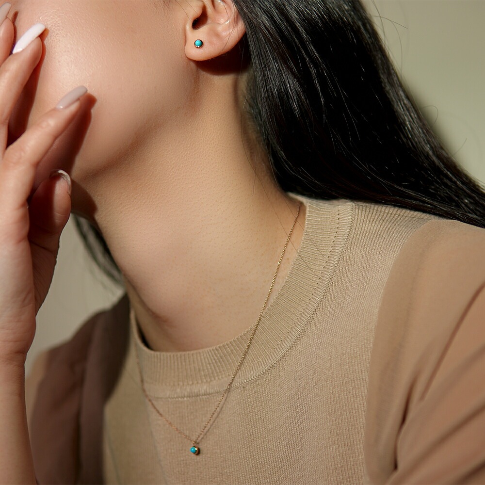 ターコイズ カボションカット  覆輪風 スタッドピアス ［3mm］