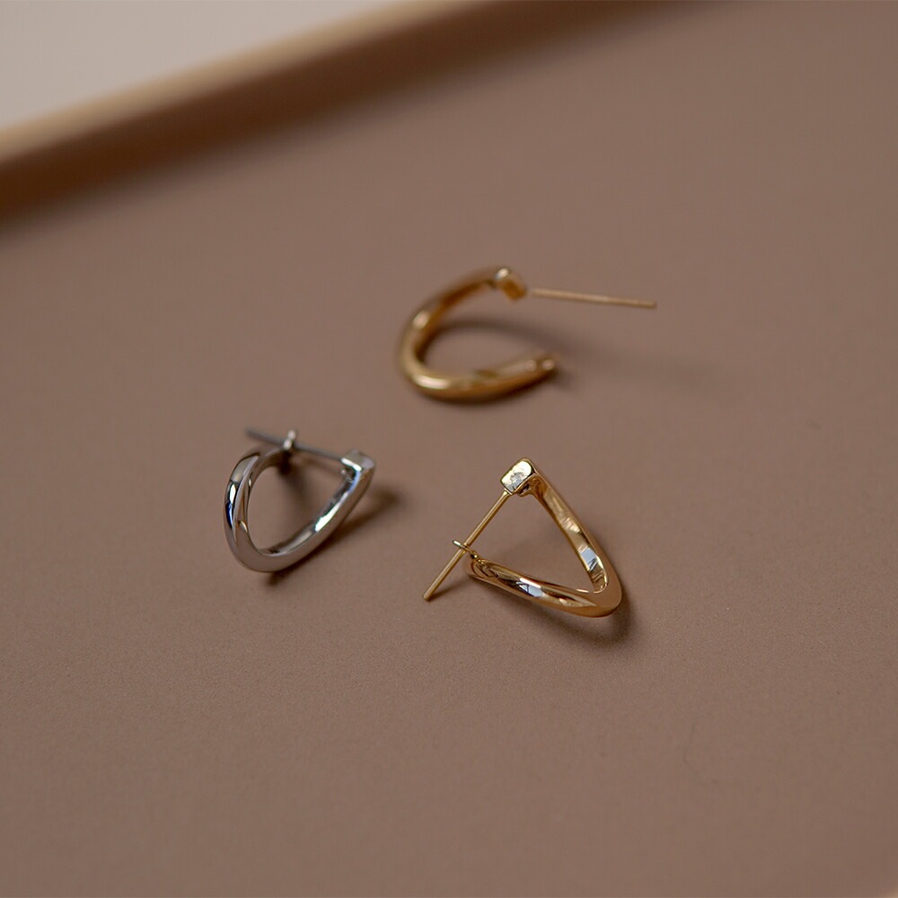 オーバル フープクロッシングピアス