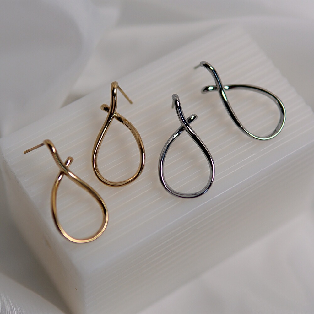 ニュアンスクロスライン スタッドピアス