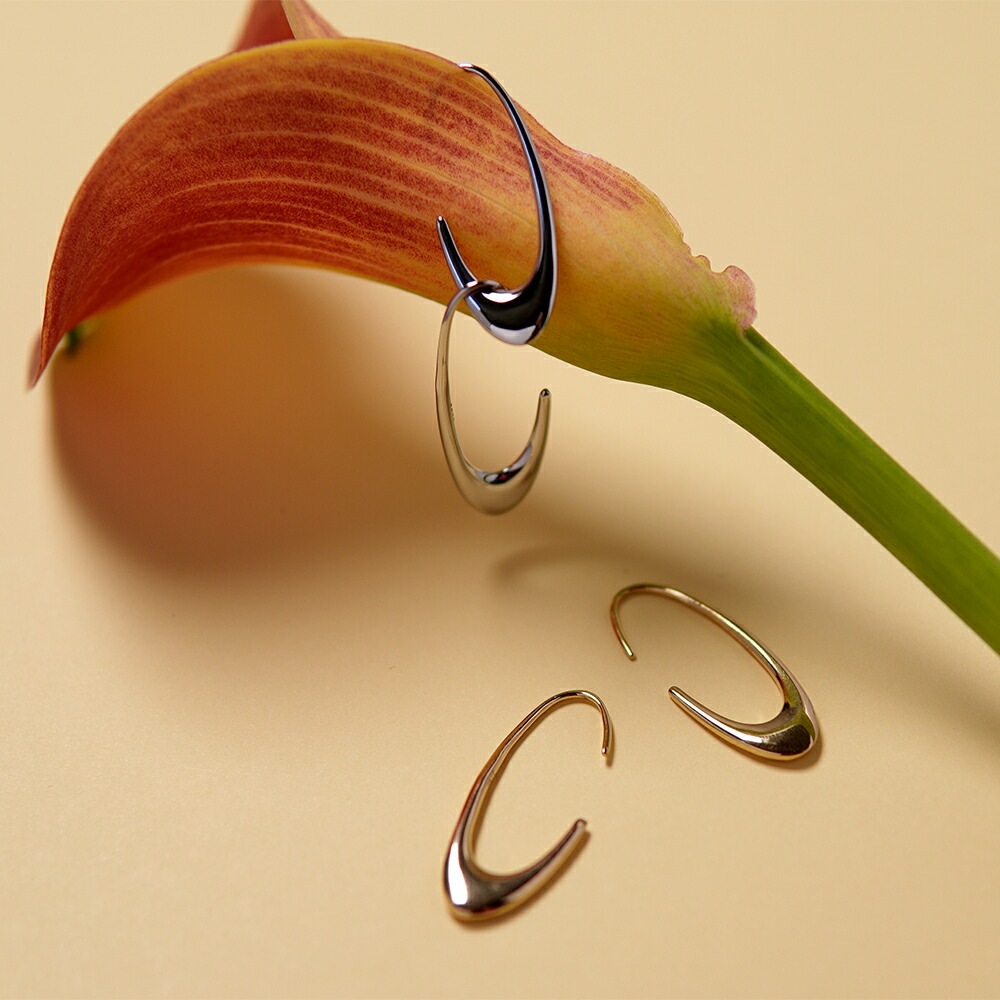 オーバルフックピアス