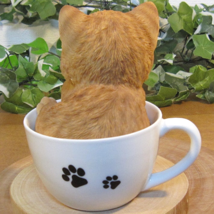 リアルなネコの置物 ベビーキャット ティーカップキャット