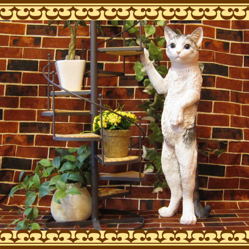 大きくてリアルなネコの置物 スタンドキャット ホワイト＆グレー ね