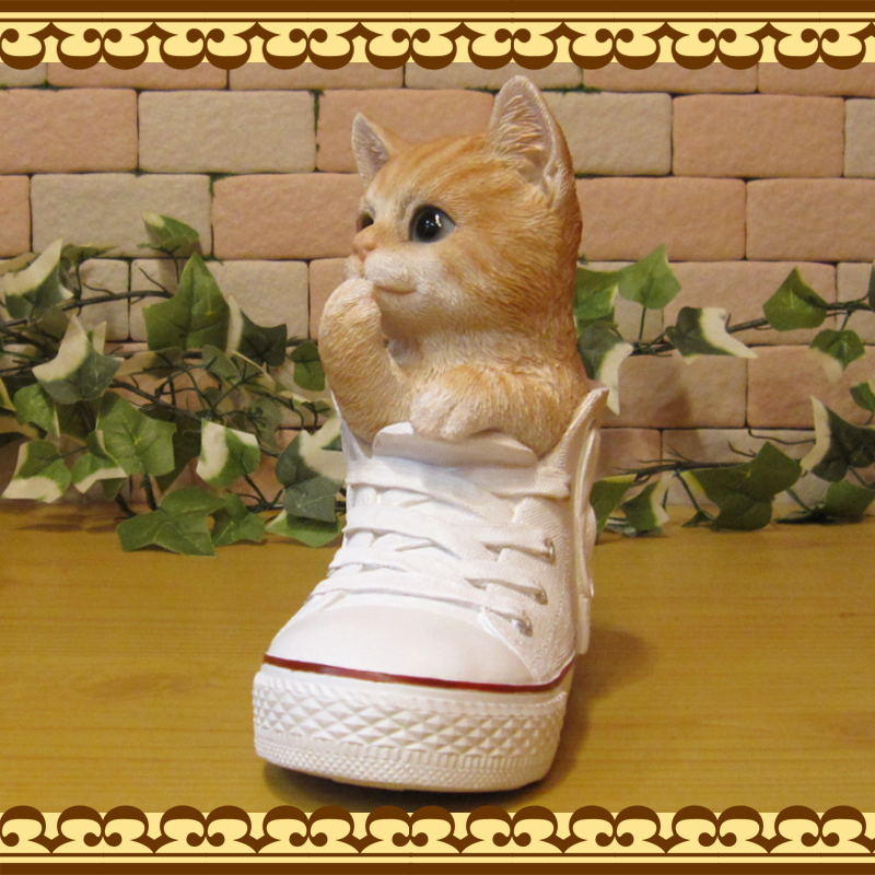 猫の置物 シューズキャット チャトラ ねこオブジェ レジン製 ネコ