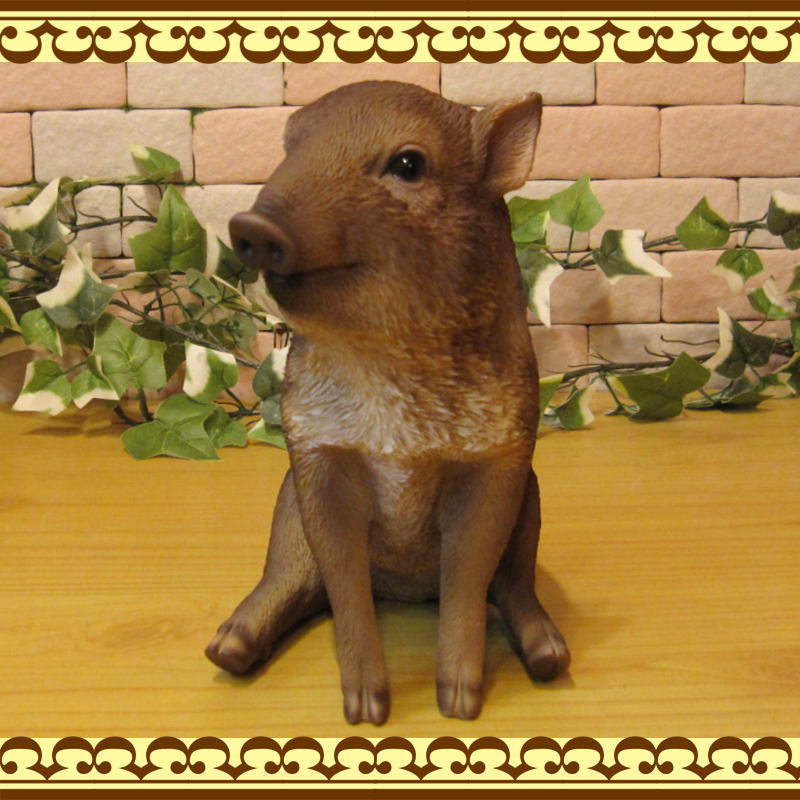 イノシシの置物 うりぼう 座り 猪オブジェ レジン製 いのしし