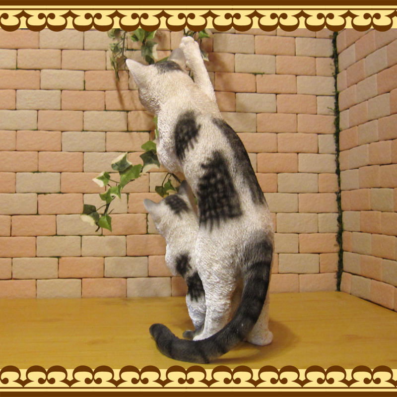 大きくてリアルなネコの置物 のぞき見 ツインキャット ホワイト
