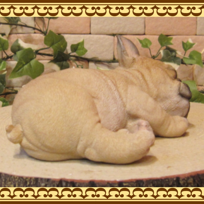 リアルな犬の置物 フレンチブルドッグ 子いぬ お昼寝中 Bタイプ