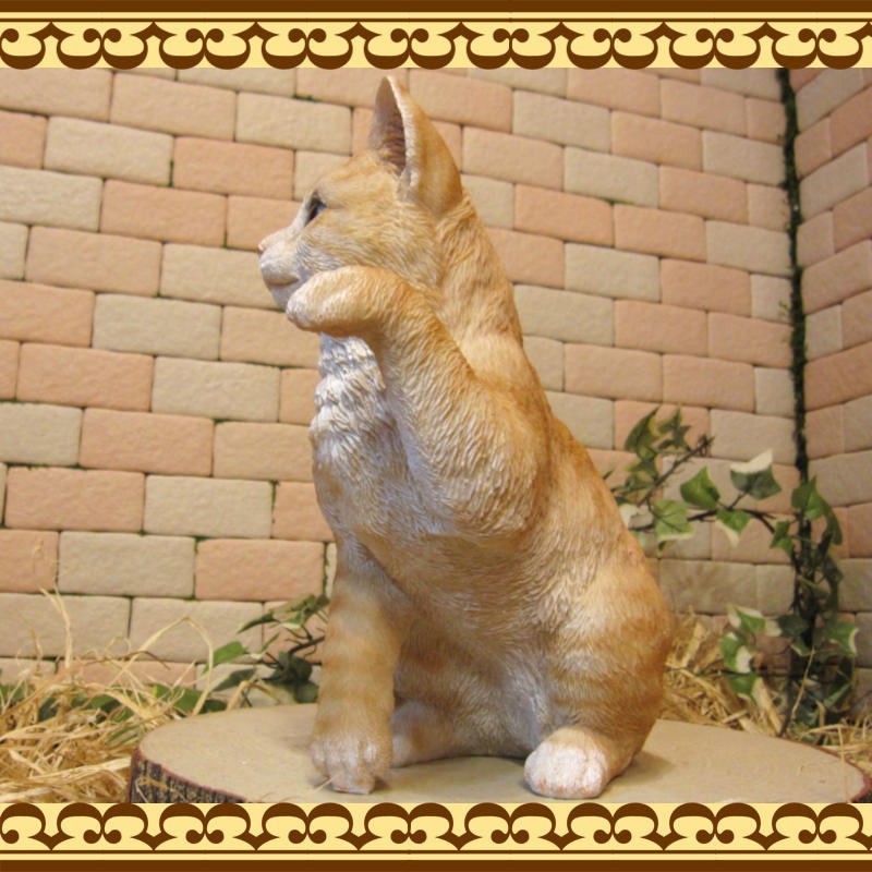 リアルな猫の置物 癒しチャトラ ネコ キャット 茶とら ねこ レジン製