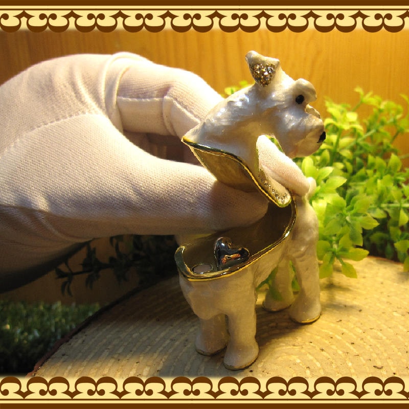 犬の置物 シュナウザー 小物入れ いぬ イヌ ジュエリーケース 宝石箱