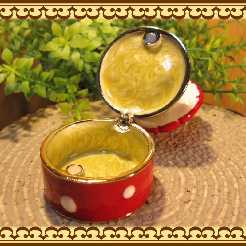 リスの置物 小物入れ きのことリス りす ジュエリーケース 宝石箱 トリ