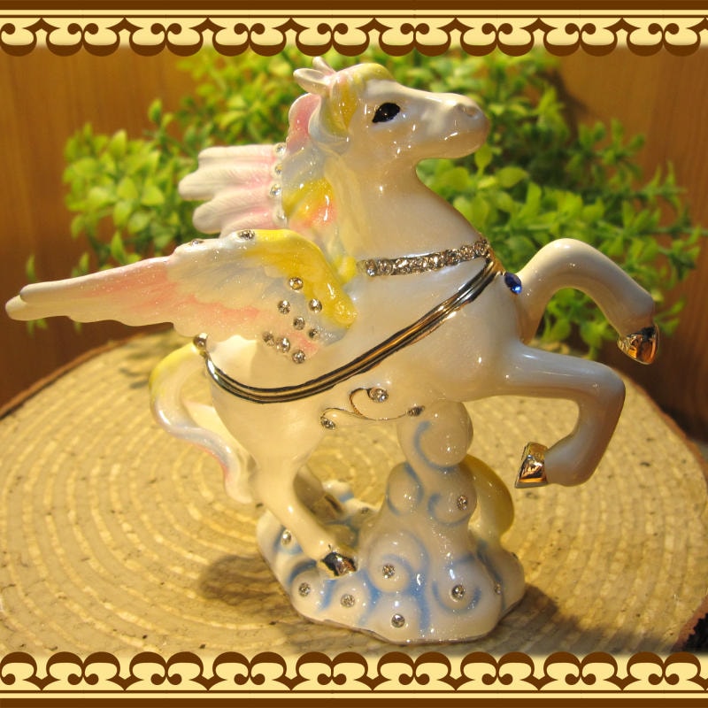 フローラル 【希少】ローズクォーツ2kg ペガサス 馬 一刀彫 土台付き