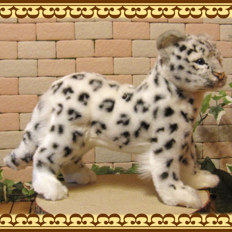 豹の置物 リアルな ヒョウのぬいぐるみ ユキヒョウ スタンド オブジェ