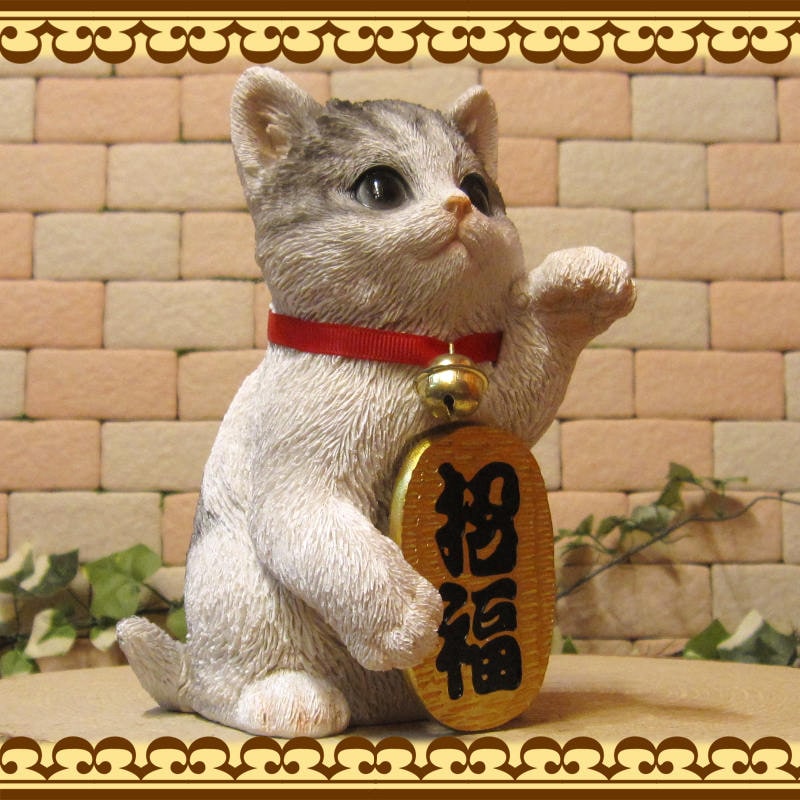 ねこの置物 招き猫 福招き ホワイト＆グレー レジン製ネコの