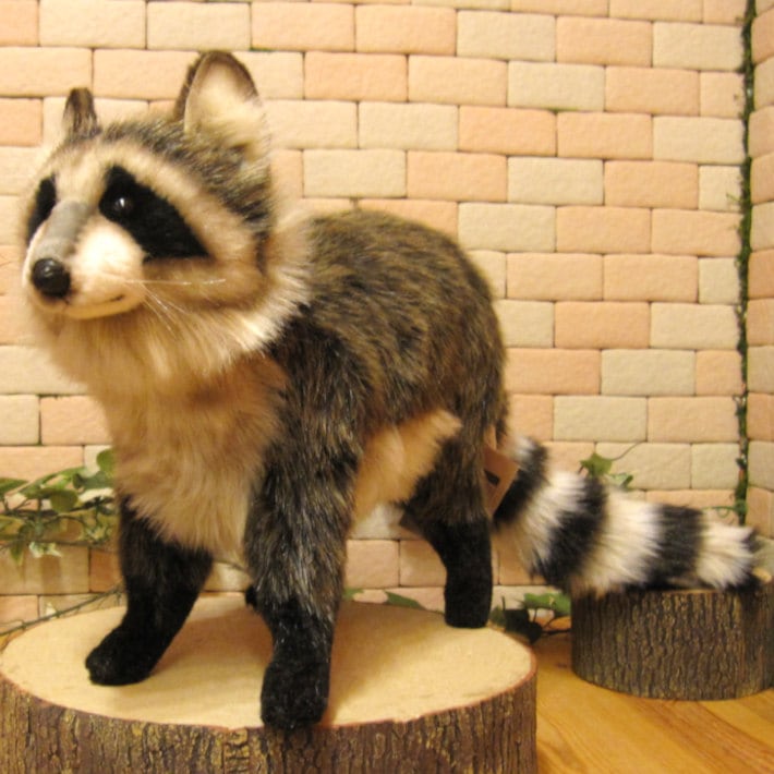 新品限定◇可愛い◇上品なアライグマファーの帽子◇ポンポン付き 新品限定◇可愛い◇上品なアライグマファーの帽子◇ポンポン付き