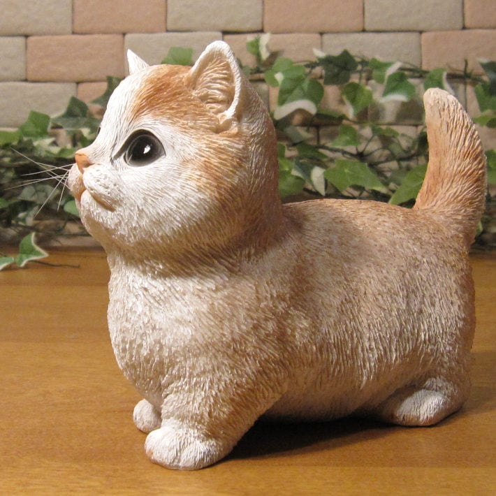 リアルなねこの置物 マンチカン 前向き クリーム キャット ネコの 