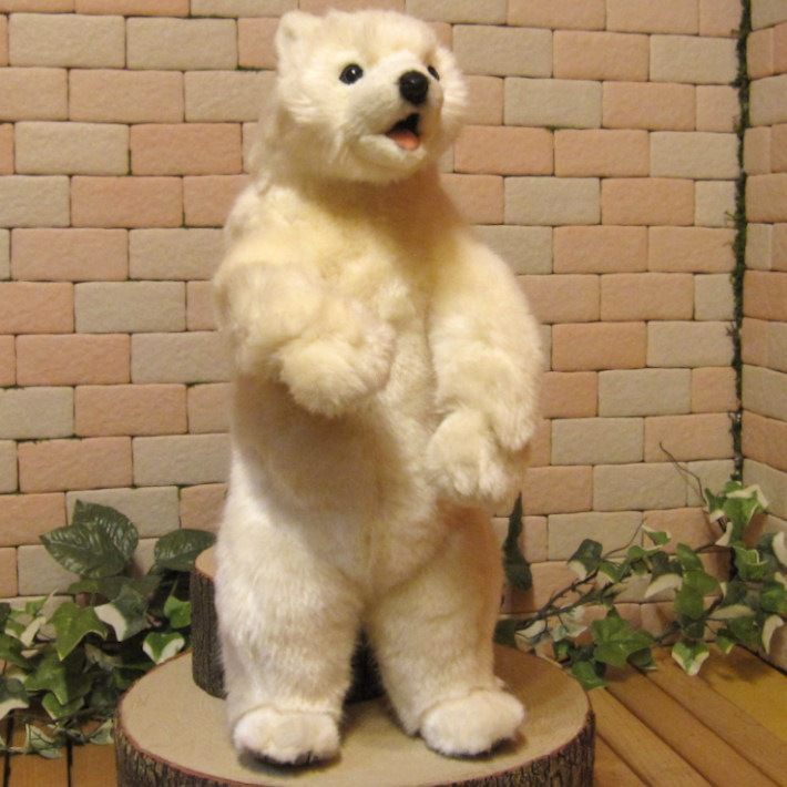 リアルなシロクマのぬいぐるみ 白くま スタンド 子熊の置物 ベアーオブジェ フィギュア インテリア かわいい動物グッズの通販なら 雑貨の森 Ki Ra Ra