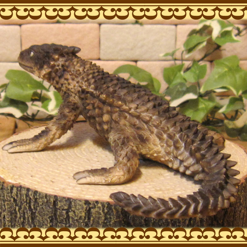 日本初の リアルなトカゲの置物 ｃタイプ アルマジロトカゲ ヨロイトカゲ 爬虫類 フィギュア ガーデニング オーナメント インテリア Realcoffeebagco Com
