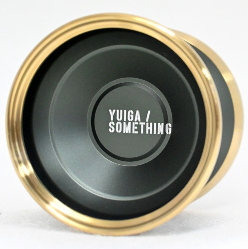 【品番43】ユイガ　(マットチャコール×ゴールド)