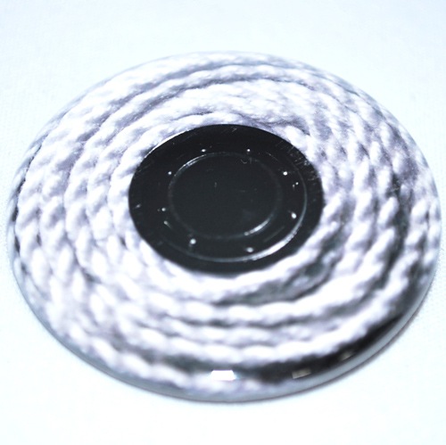 デッド ストリング バッジ