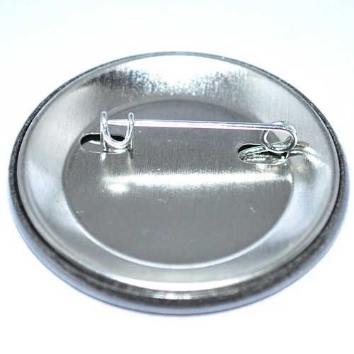 デッド ストリング バッジ