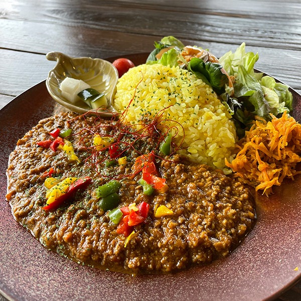 【北山カリー工房】挽肉たっぷりじぃじのキーマカリー（１缶２食入り）