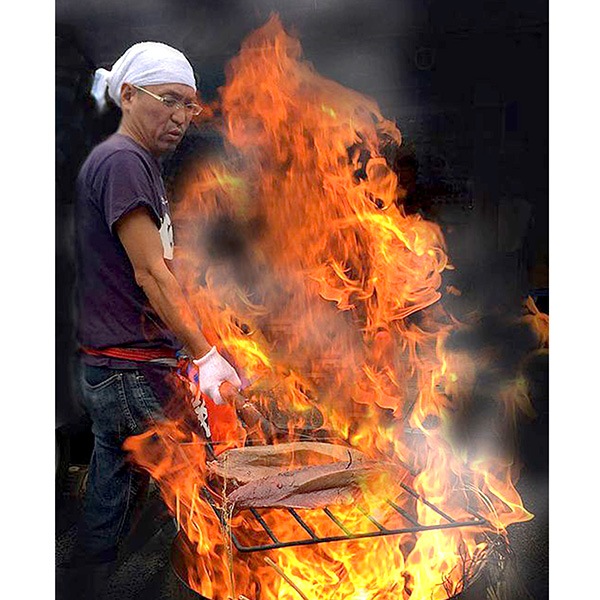 【しまんとどめきかんぱに】一本釣り地鰹の藁焼きタタキ（旬凍） 