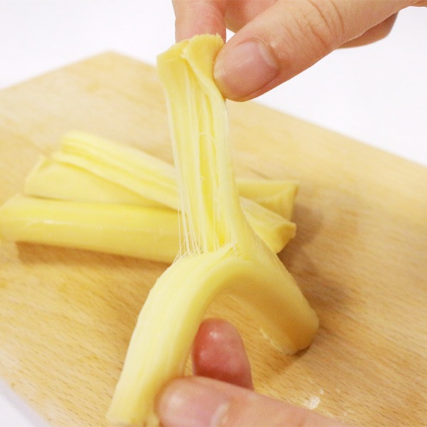 【あまたにチーズ工房】さけるチーズのたまり漬け　100g
