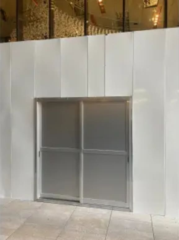 仮設通用口 枠付引戸