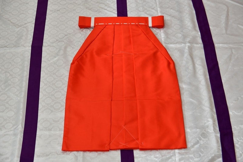 本物・中古】巫女装束 巫女服 白衣 行灯型緋袴 半襦袢 千早無地 4点セット2 