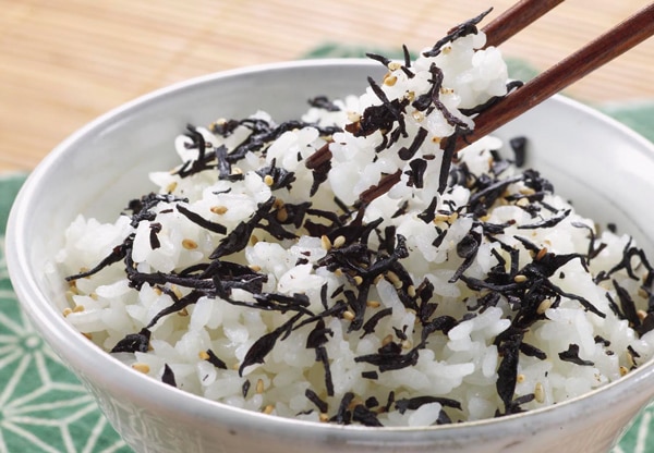 ひじきdeごはん 75g×1袋 食品 ふりかけ ひじき しそ ごはんのお供 おにぎり