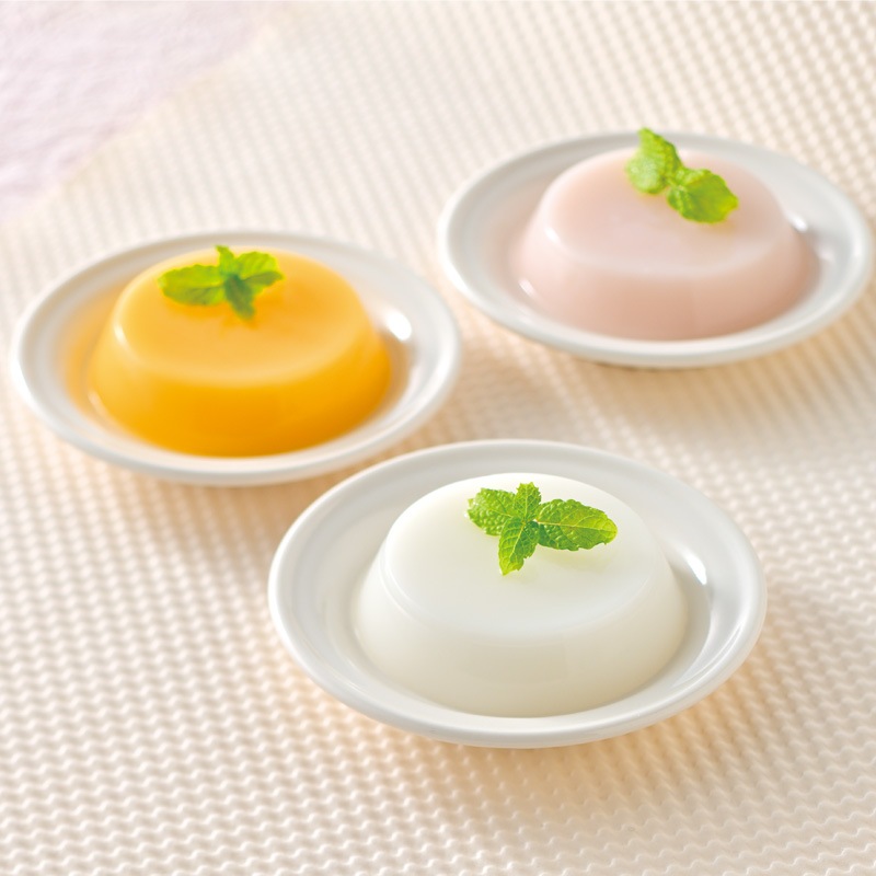 ヨーグルトムースギフト(52g×4個・52g×各2個) 1箱 ご愛顧感謝祭！！ 在庫限り終了（※包装済商品のため、包装紙、のしをお付けすることは出来ません）