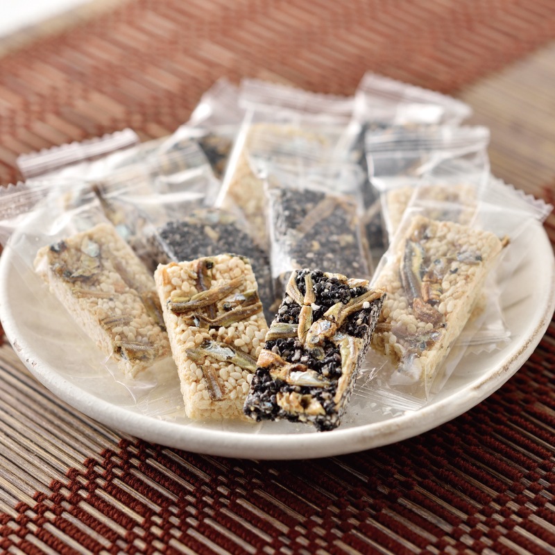 小魚がはいった胡麻おこし 10枚×3袋 お菓子 菓子 個包装 おこし 胡麻 小魚 お茶請け