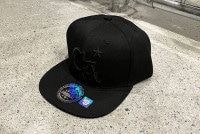 California logo snapback cap / black with black