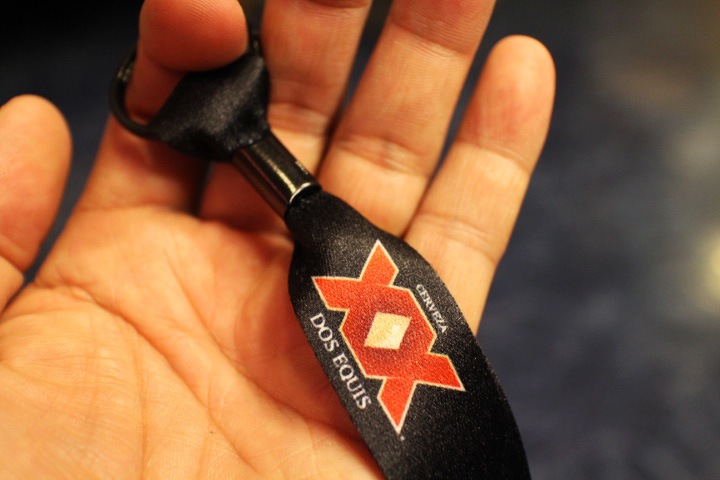 DOS EQUIS nylon keychain