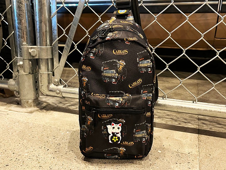 OSSANTHEHOOD sling bag (cargos) / black