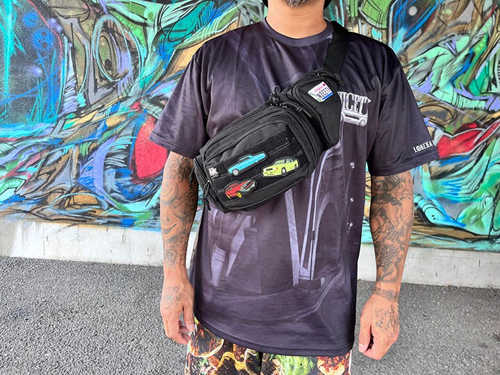 NICETY patched sling bag / black