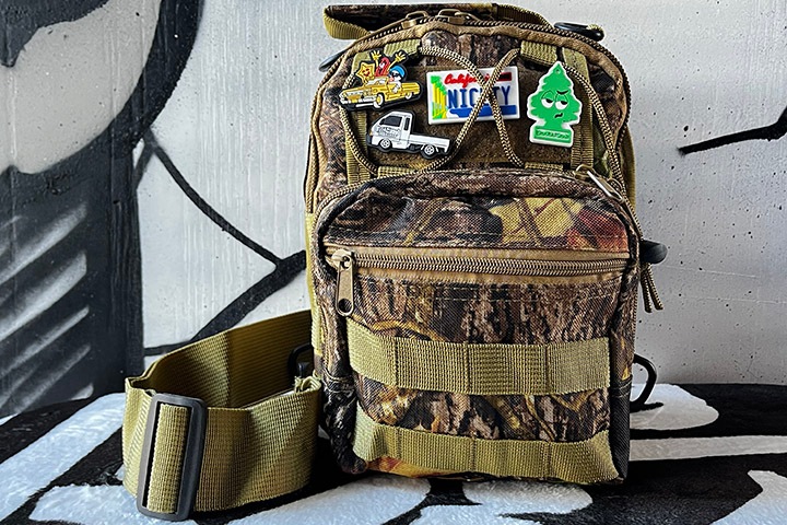 OSSANTHEHOOD camo sling bag (real tree)